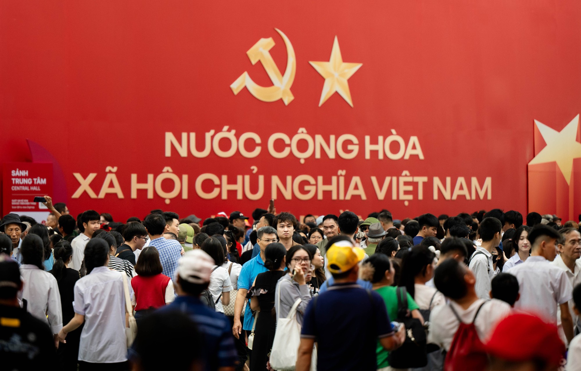 Còn 3 ngày: Biển người đổ về Còn 3 ngày: Biển người đổ về