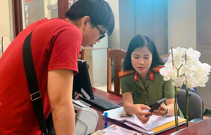 Giả danh nhân viên bưu điện gọi điện, nhắn tin lừa đảo- Ảnh 1.