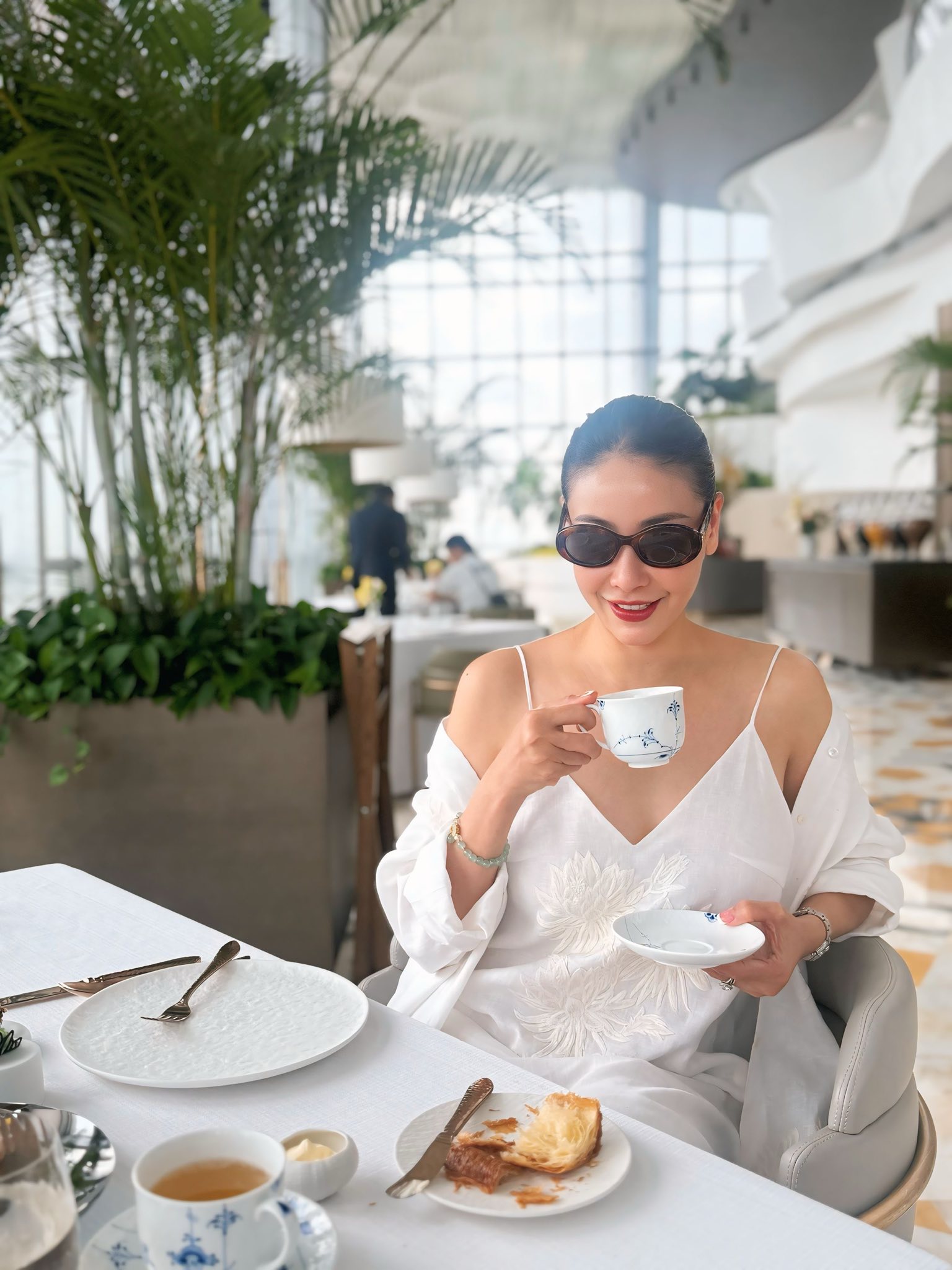 Hà Kiều Anh U50 da không nếp nhăn đầy ắp collagen: Cứ làm đủ mấy việc này bảo sao vừa đẹp vừa khỏe từ trong ra ngoài, trung niên cũng "ăn đứt" người trẻ- Ảnh 3.
