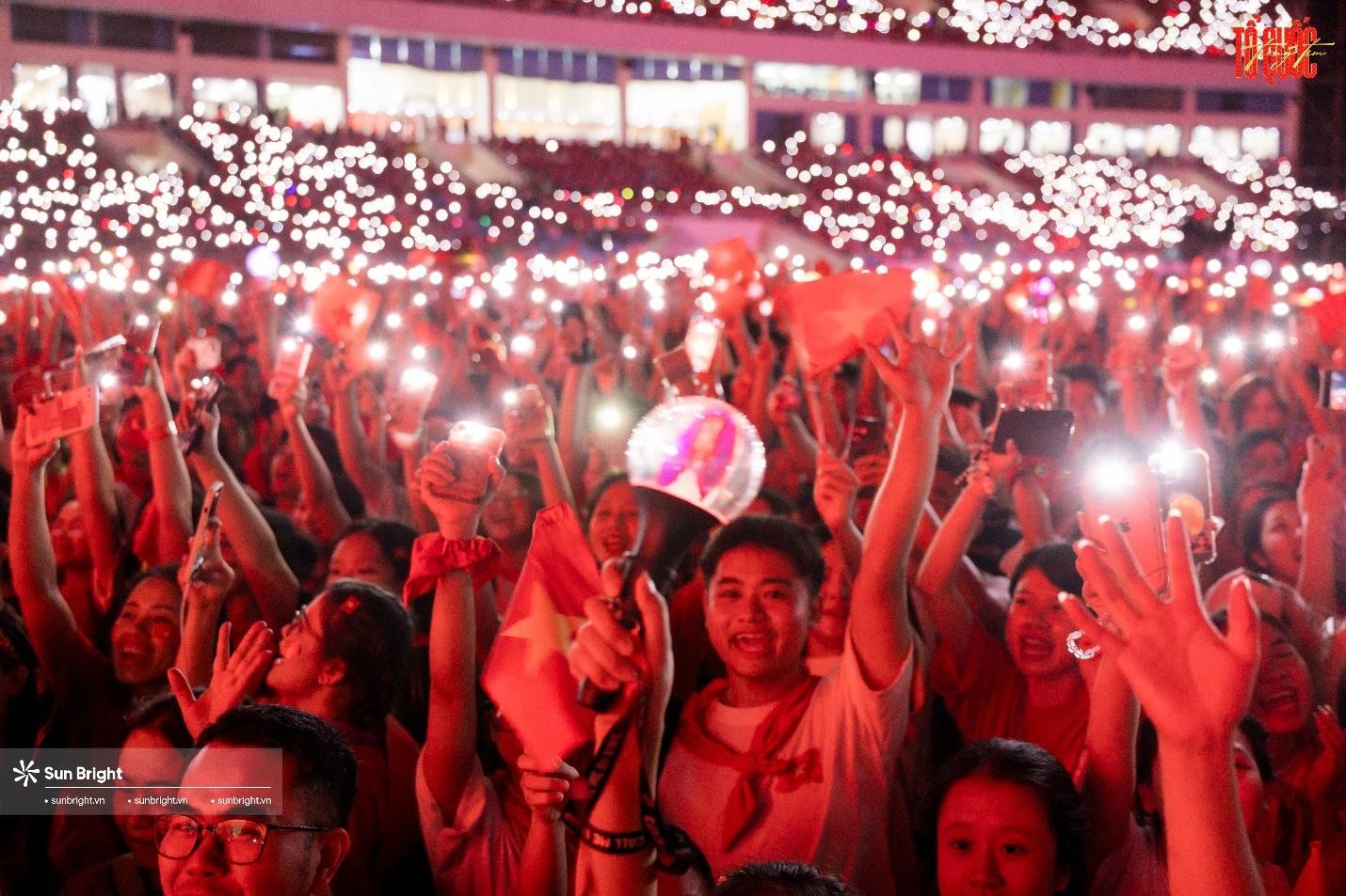 Tổ Quốc Trong Tim: Hiện tượng văn hoá chưa từng có tiền lệ, đơn vị đứng đằng sau cơn sốt Concert Quốc Gia đỉnh cỡ nào?- Ảnh 2.