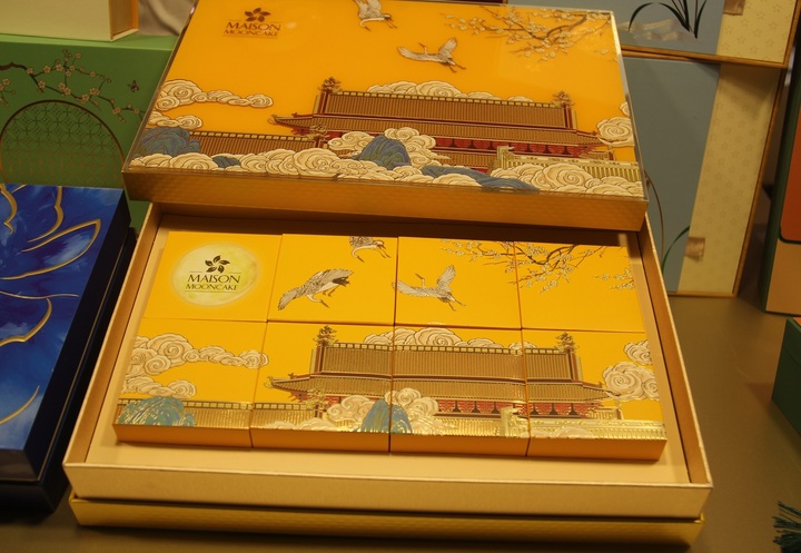 Chào sân sớm, bánh trung thu giá tiền triệu lộ diện- Ảnh 9.