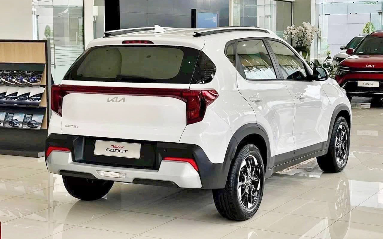 Kia Sonet thêm bản giá rẻ tại Việt Nam: Thực tế còn 493 triệu đồng tại đại lý, lược 3 tính năng, thêm cạnh tranh Raize, Venue- Ảnh 4.