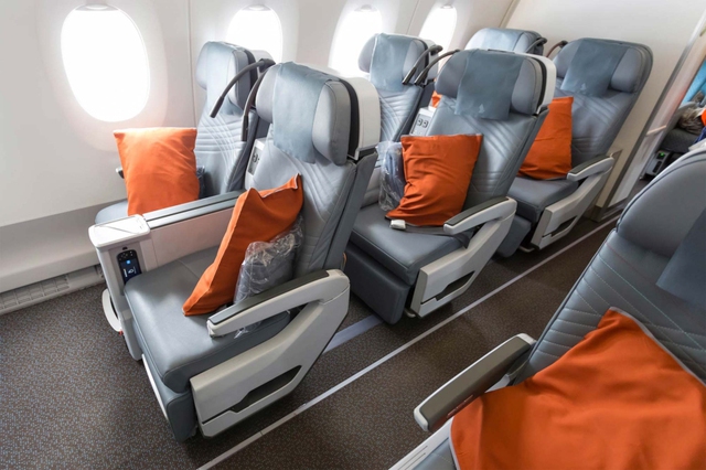 Vé máy bay Tết 2026 mở bán đợt đầu, đây là hạng hết nhanh nhất: Rẻ hơn hẳn thương gia, vẫn được ưu tiên- Ảnh 2. Vé máy bay Tết 2026 mở bán đợt đầu, đây là hạng hết nhanh nhất: Rẻ hơn hẳn thương gia, vẫn được ưu tiên- Ảnh 2.