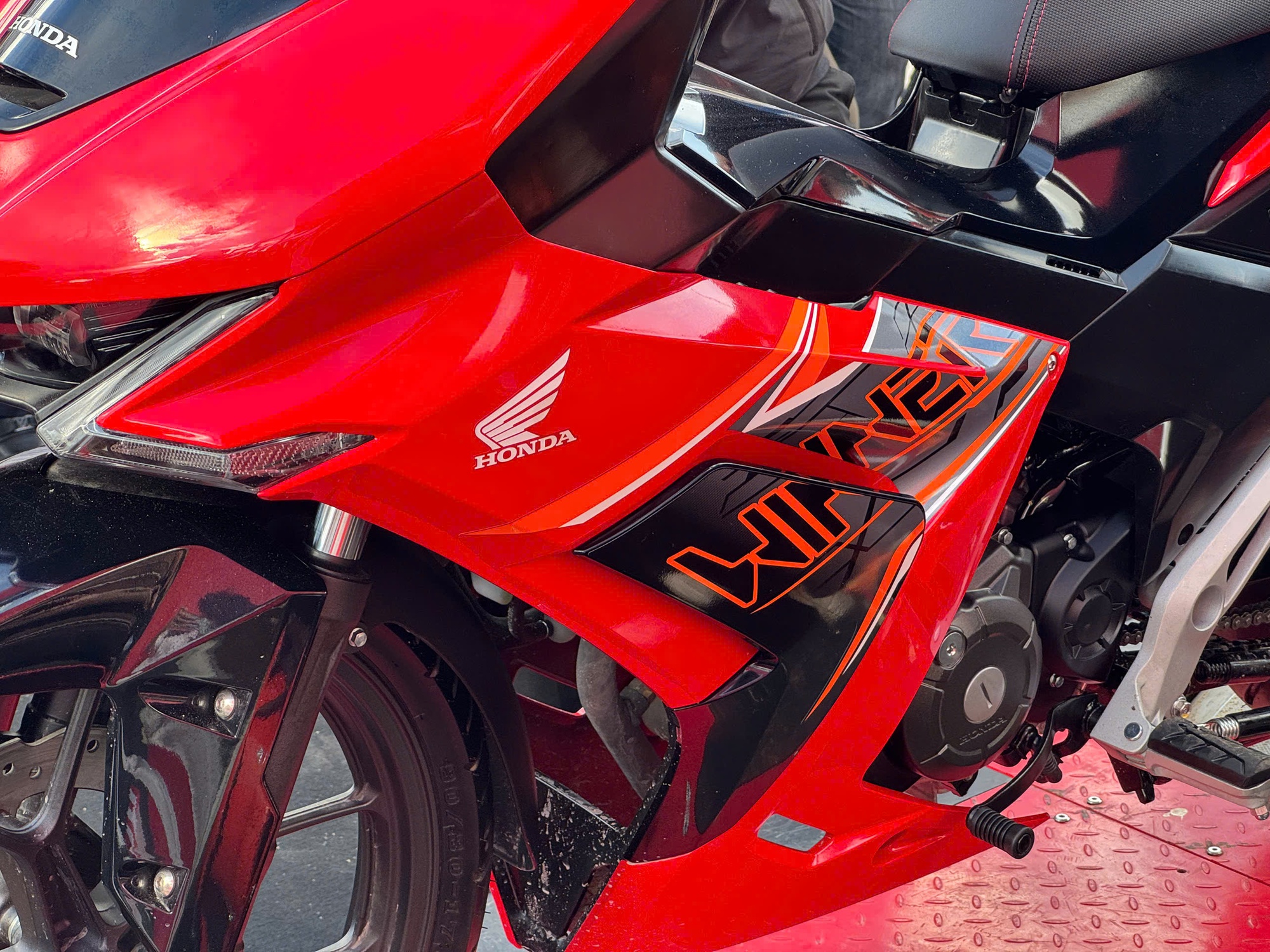 Honda ra mắt 3 xe máy mới: Winner R 'lột xác', ADV350 lần đầu xuất hiện, Rebel 1100 nâng cấp mới- Ảnh 6. Honda ra mắt 3 xe máy mới: Winner R 'lột xác', ADV350 lần đầu xuất hiện, Rebel 1100 nâng cấp mới- Ảnh 6.