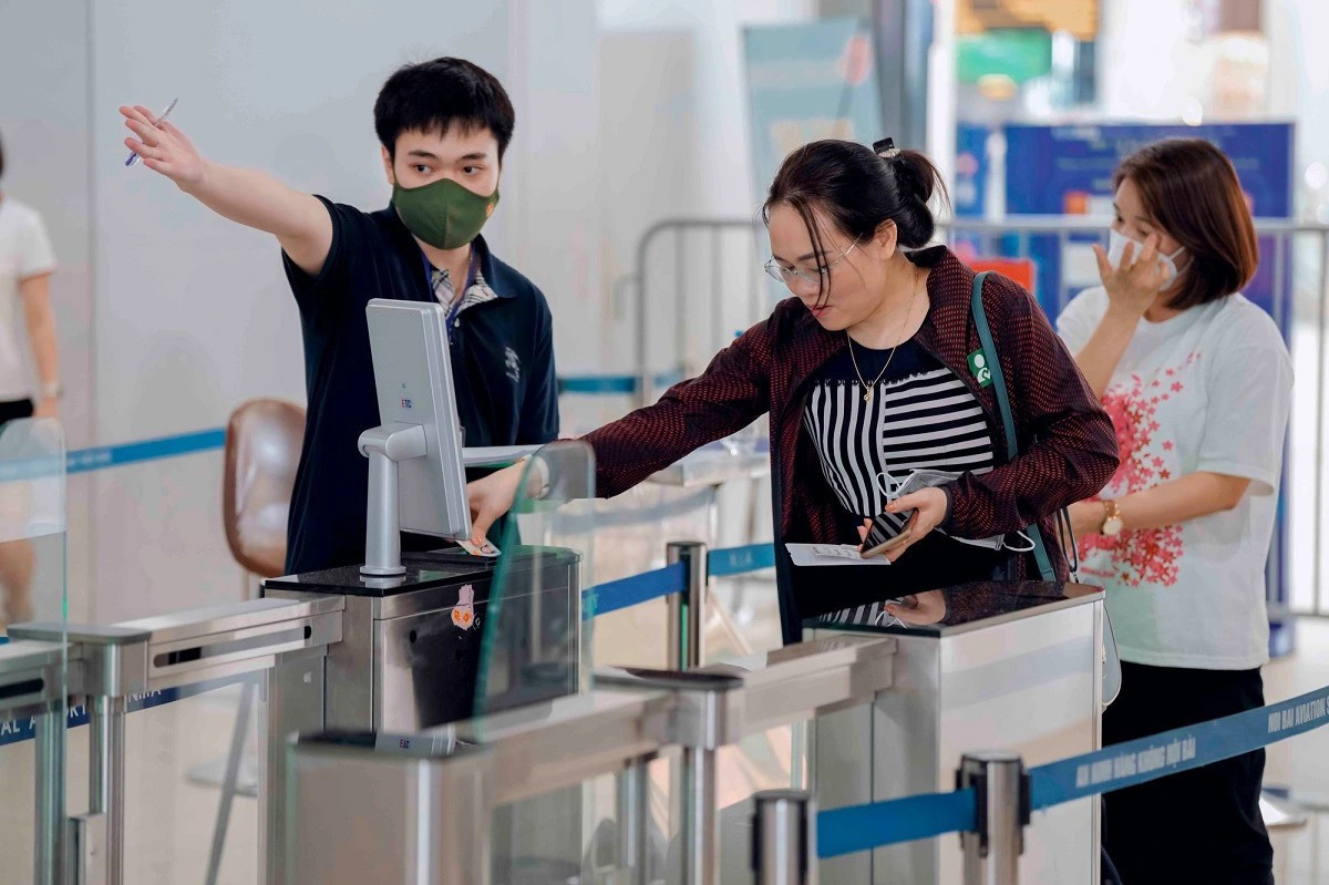 Sẽ áp dụng công nghệ sinh trắc học khi mua vé, kiểm tra an ninh, lên tàu bay- Ảnh 1. Sẽ áp dụng công nghệ sinh trắc học khi mua vé, kiểm tra an ninh, lên tàu bay- Ảnh 1.