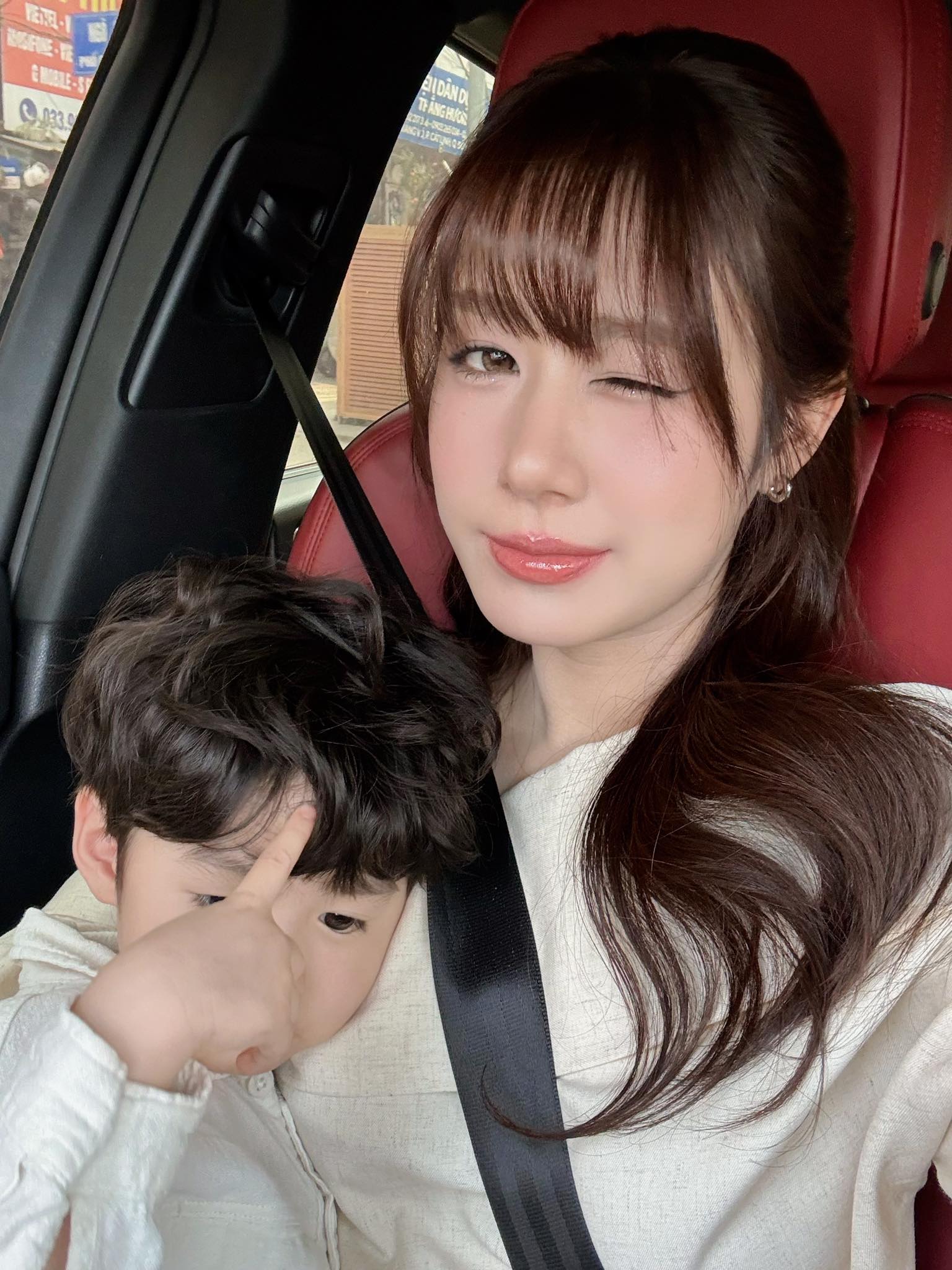 8 nhan sắc Việt như AI tạo ra vì không già suốt 10 năm: Sao nữ Mưa Đỏ xếp thứ mấy?- Ảnh 10. 8 nhan sắc Việt như AI tạo ra vì không già suốt 10 năm: Sao nữ Mưa Đỏ xếp thứ mấy?- Ảnh 10.