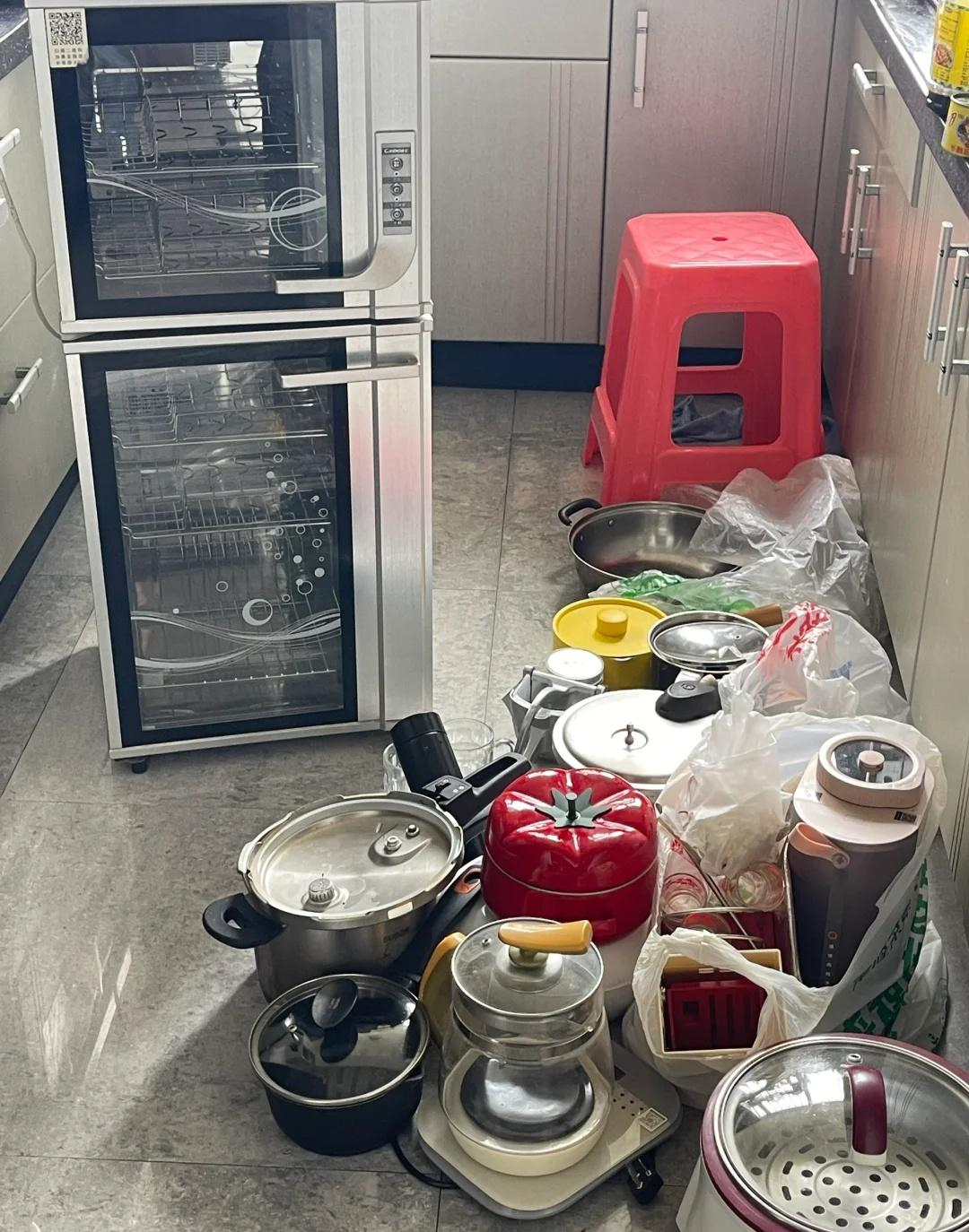 Bước vào tuổi trung niên mới hiểu: Nhà càng ít đồ đạc, cuộc sống càng nhẹ nhõm – đừng tự làm khổ mình- Ảnh 4. Bước vào tuổi trung niên mới hiểu: Nhà càng ít đồ đạc, cuộc sống càng nhẹ nhõm – đừng tự làm khổ mình- Ảnh 4.