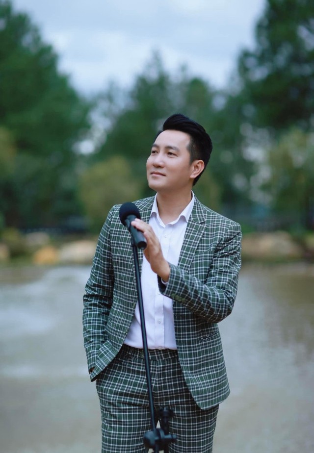 Nam ca sĩ Vbiz xuất thân từ diễn viên múa: U50 vẫn không màng chuyện vợ con- Ảnh 2. Nam ca sĩ Vbiz xuất thân từ diễn viên múa: U50 vẫn không màng chuyện vợ con- Ảnh 2.