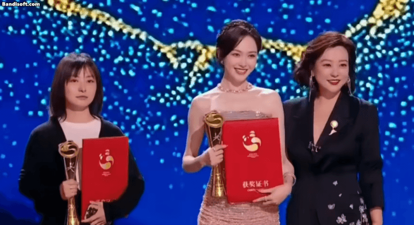 Trời ơi sao mỹ nhân này 42 tuổi lại trẻ đẹp hơn gái 18 vậy: Bí quyết chỉ đúng 3 chữ, quá chuẩn không thể cãi nổi- Ảnh 5.