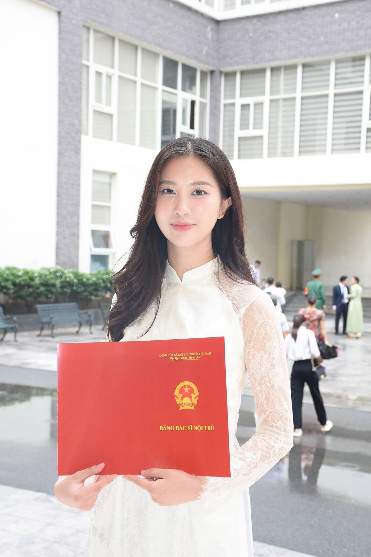 Loạt ảnh đời thường đẹp ác liệt của bác sĩ nội trú Học viện Quân Y, đang là nghiên cứu sinh Tiến sĩ