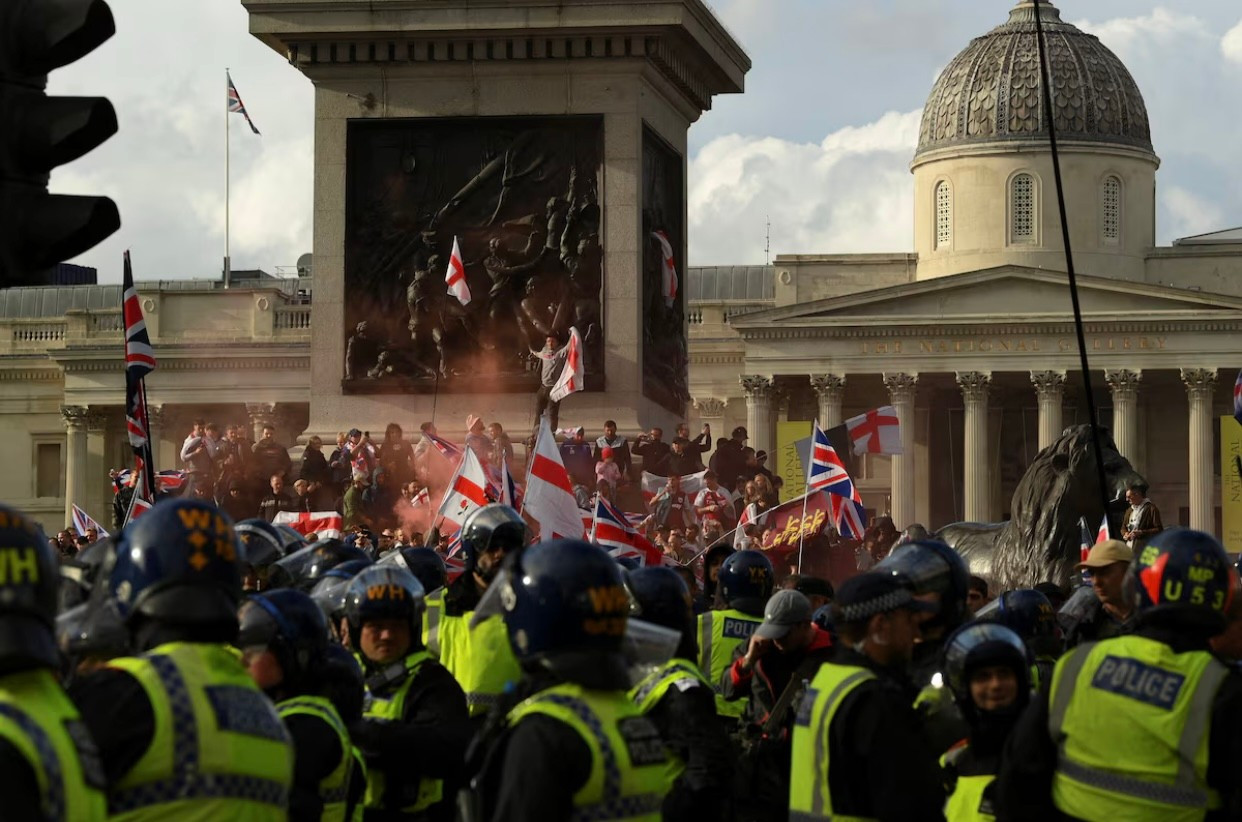 Biểu tình lớn hiếm thấy ở London- Ảnh 1. Biểu tình lớn hiếm thấy ở London- Ảnh 1.