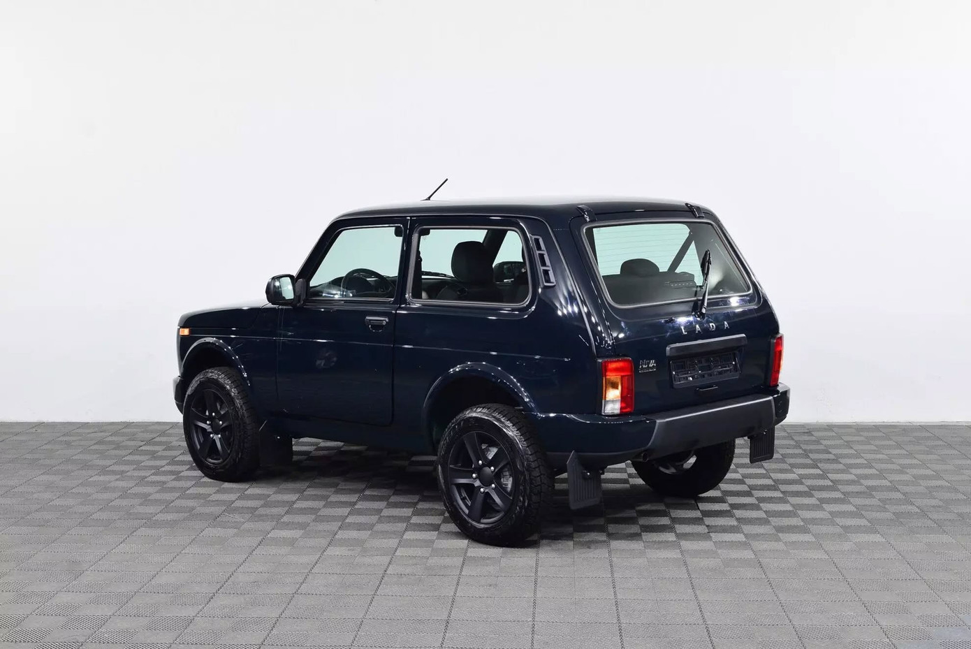 Mẫu SUV off-road của Nga sắp về Việt Nam, giá từ 450 triệu đồng- Ảnh 7.