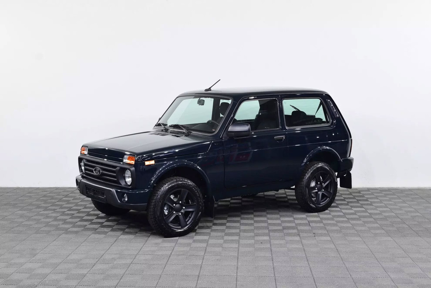 Mẫu SUV off-road của Nga sắp về Việt Nam, giá từ 450 triệu đồng- Ảnh 2.
