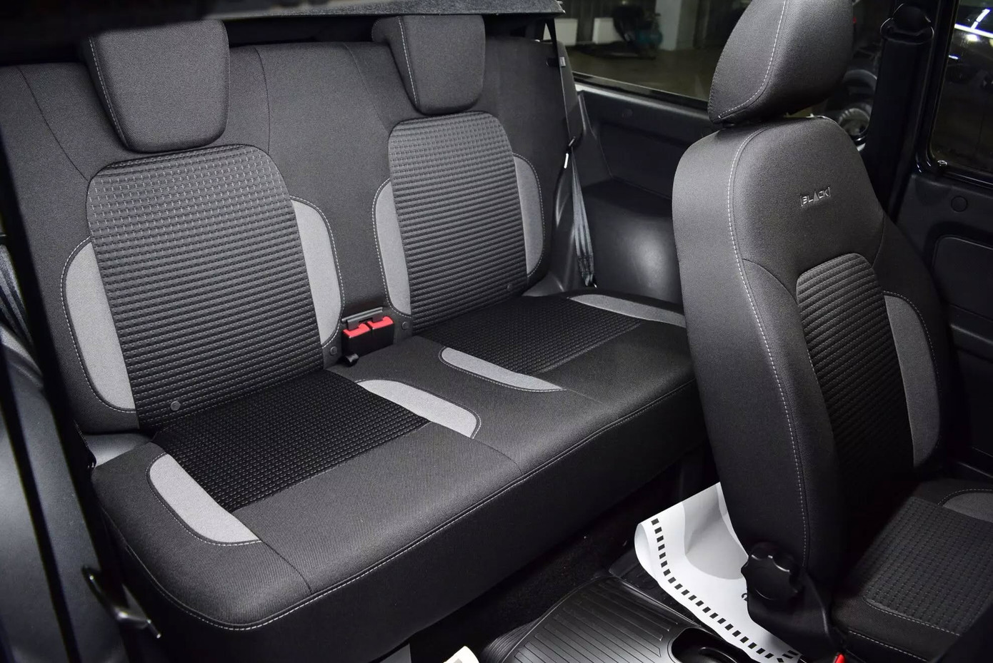 Mẫu SUV off-road của Nga sắp về Việt Nam, giá từ 450 triệu đồng- Ảnh 5.