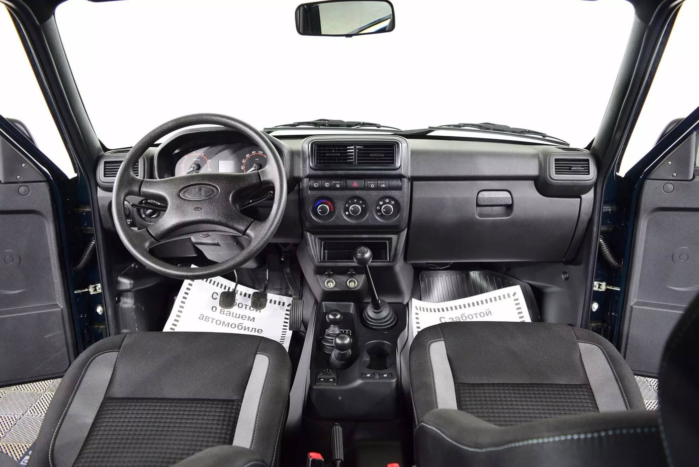 Mẫu SUV off-road của Nga sắp về Việt Nam, giá từ 450 triệu đồng- Ảnh 3.