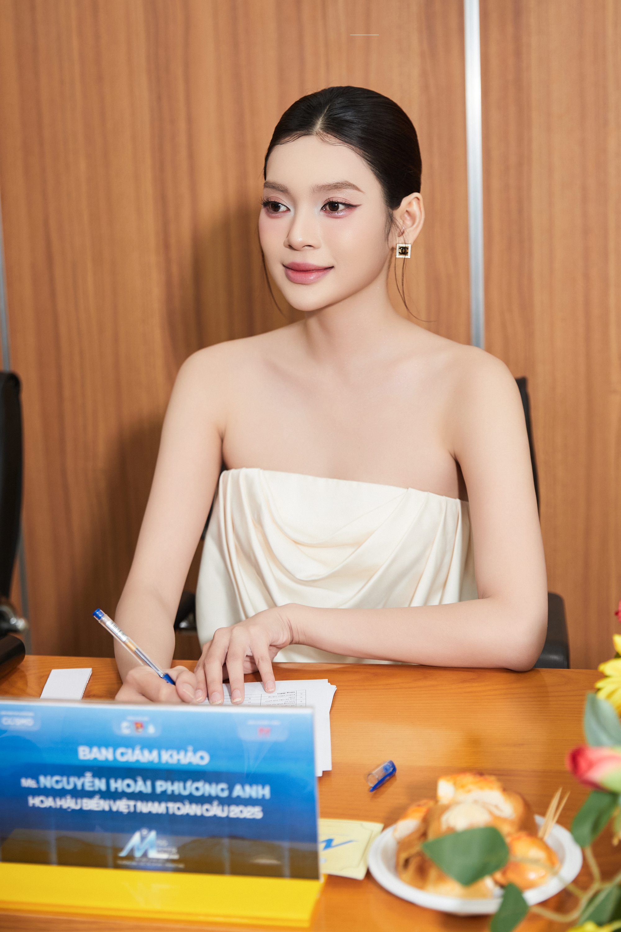 Lựa chọn của hoa hậu Nguyễn Hoài Phương Anh sau hơn 2 tháng đăng quang- Ảnh 7. Lựa chọn của hoa hậu Nguyễn Hoài Phương Anh sau hơn 2 tháng đăng quang- Ảnh 7.
