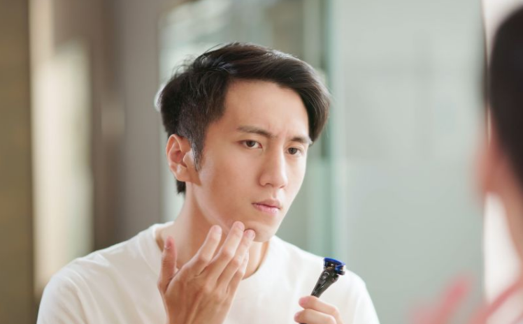 Cạo râu trước hay sau khi tắm là tốt nhất? Thì ra bấy lâu rất nhiều nam giới vẫn đang làm sai- Ảnh 1. Cạo râu trước hay sau khi tắm là tốt nhất? Thì ra bấy lâu rất nhiều nam giới vẫn đang làm sai- Ảnh 1.