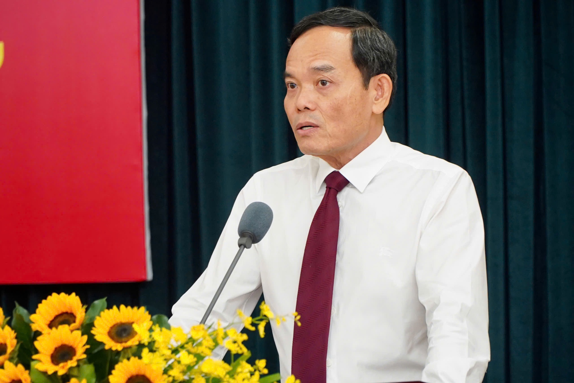 Bí thư Thành ủy TP HCM: Phải bằng mọi cách để tăng trưởng trên 10% trong năm 2025- Ảnh 1.