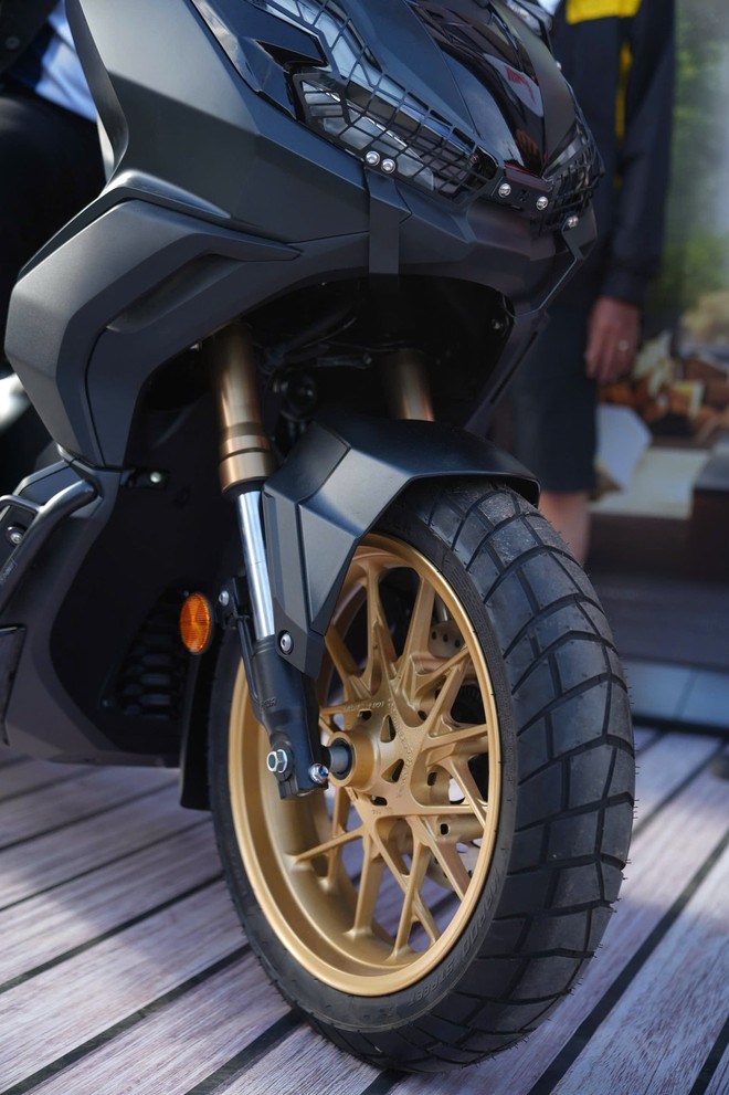Xe tay ga Honda to, khỏe vừa ra mắt, cốp rộng gấp gần 3 lần của Vision: Hơn thua gì xe Yamaha, Zontes?- Ảnh 4.