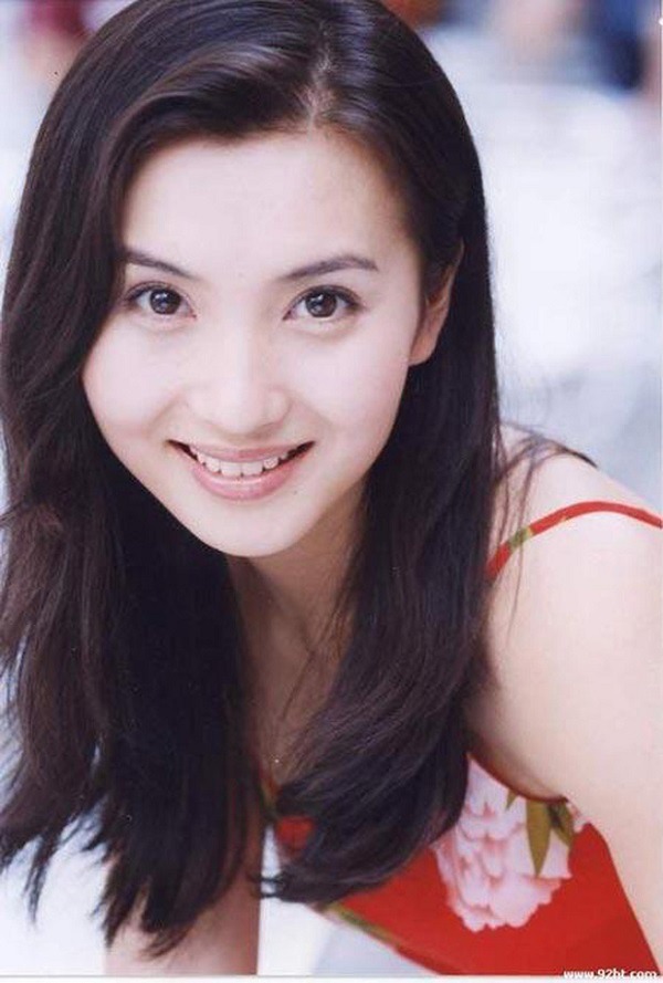 3 biểu tượng nhan sắc “bất biến” hàng đầu thế kỷ 21: Đến Lưu Diệc Phi, Angelababy đụng độ cũng phải "tắt điện"!- Ảnh 15. 3 biểu tượng nhan sắc “bất biến” hàng đầu thế kỷ 21: Đến Lưu Diệc Phi, Angelababy đụng độ cũng phải "tắt điện"!- Ảnh 15.