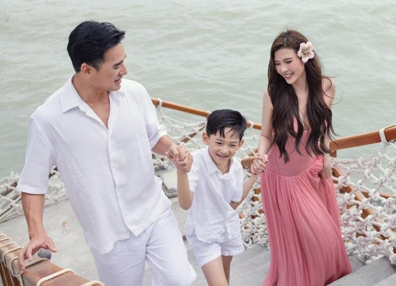 Con trai 7 tuổi của Lương Thế Thành, ngoại hình sao y "bản chính", thuyết trình tiếng Anh - Việt đều thuần thục- Ảnh 8. Con trai 7 tuổi của Lương Thế Thành, ngoại hình sao y "bản chính", thuyết trình tiếng Anh - Việt đều thuần thục- Ảnh 8.