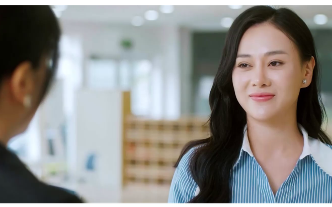 Phương Oanh vợ Shark Bình đã làm gì trên mặt vậy?- Ảnh 3. Phương Oanh vợ Shark Bình đã làm gì trên mặt vậy?- Ảnh 3.