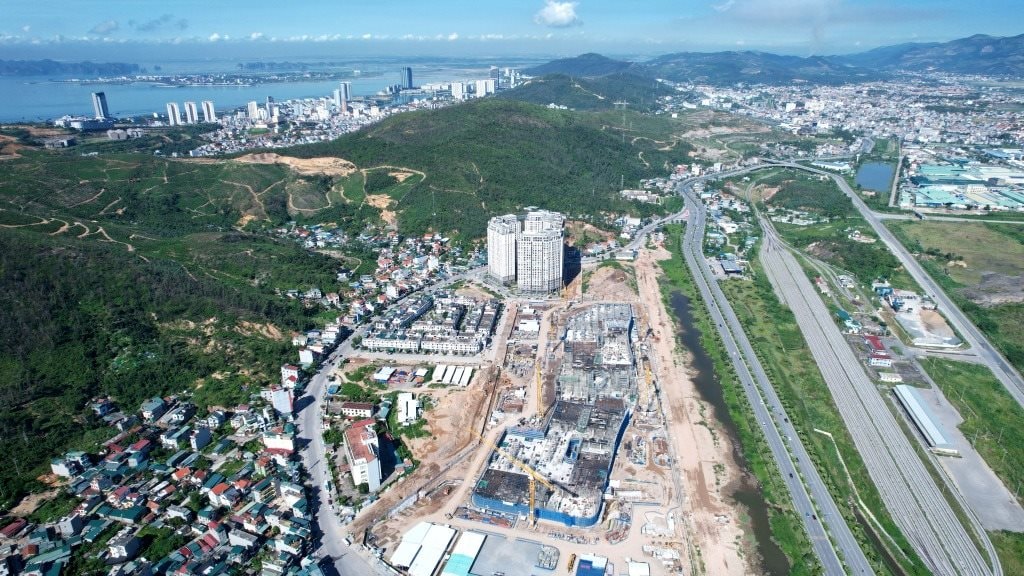 Aeon Mall Hạ Long 5.200 tỷ đồng tăng tốc: 500 – 600 kỹ sư, công nhân làm liên tục 3 ca/ngày cả cuối tuần, chủ đầu tư dự kiến khai trương vào cuối năm 2026- Ảnh 1.