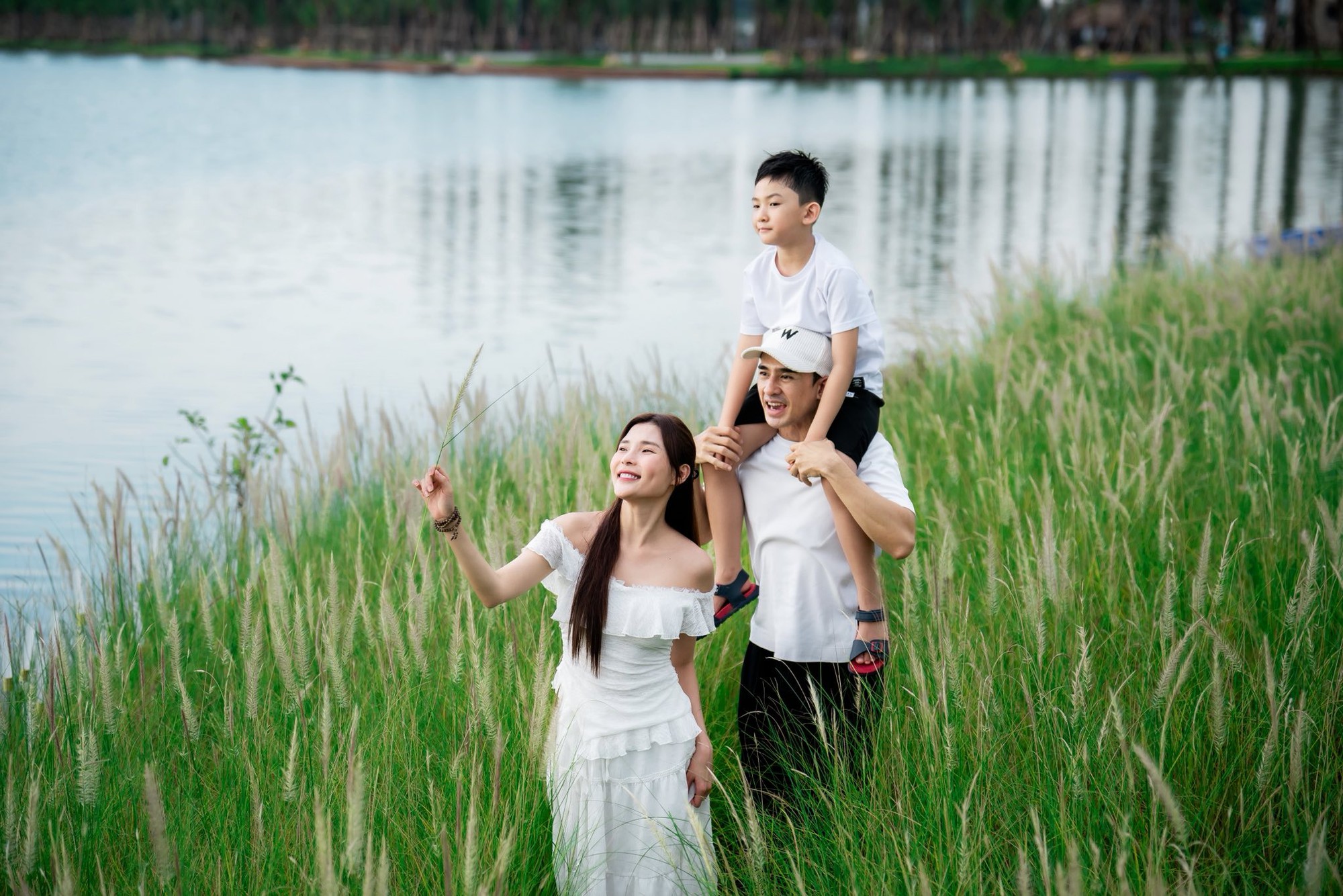 Con trai 7 tuổi của Lương Thế Thành, ngoại hình sao y "bản chính", thuyết trình tiếng Anh - Việt đều thuần thục- Ảnh 9. Con trai 7 tuổi của Lương Thế Thành, ngoại hình sao y "bản chính", thuyết trình tiếng Anh - Việt đều thuần thục- Ảnh 9.
