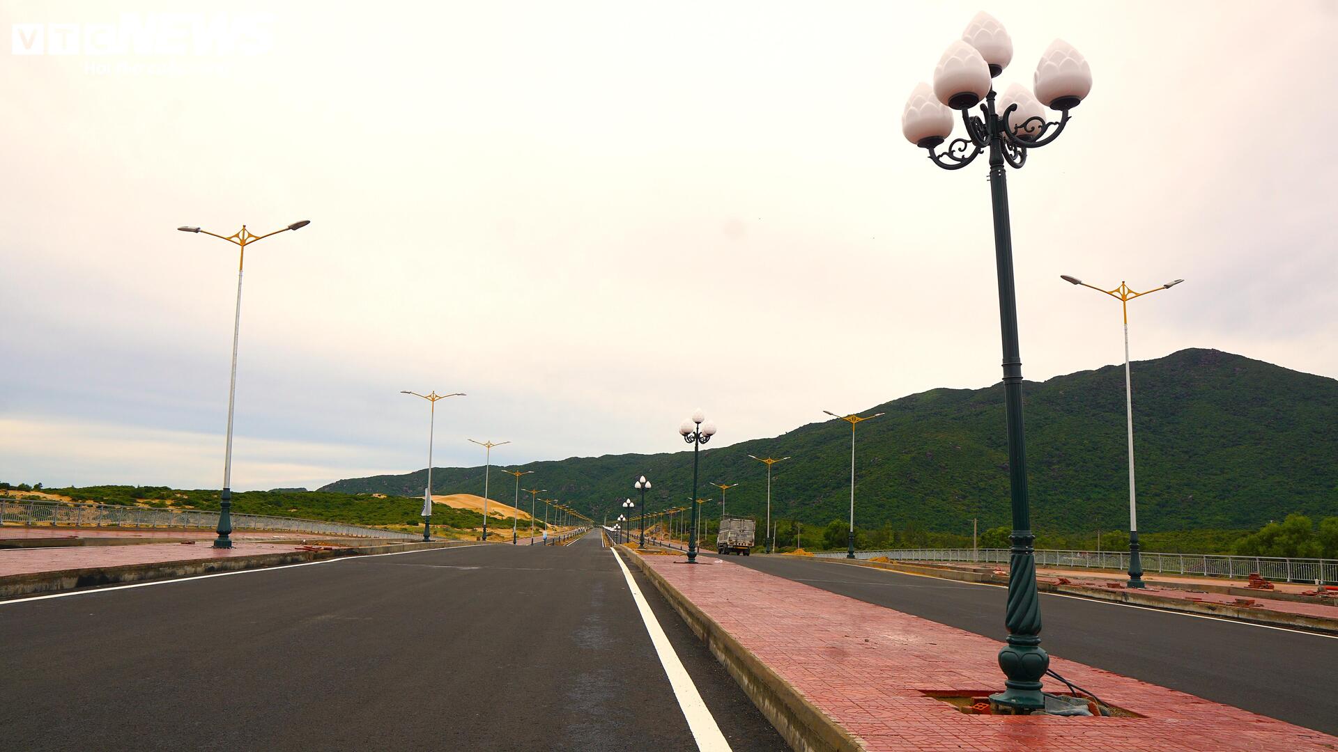 Đường gần 500 tỷ dài 3,8km ở Đắk Lắk 'cán đích' sau 10 năm vướng mặt bằng- Ảnh 8. Đường gần 500 tỷ dài 3,8km ở Đắk Lắk 'cán đích' sau 10 năm vướng mặt bằng- Ảnh 8.