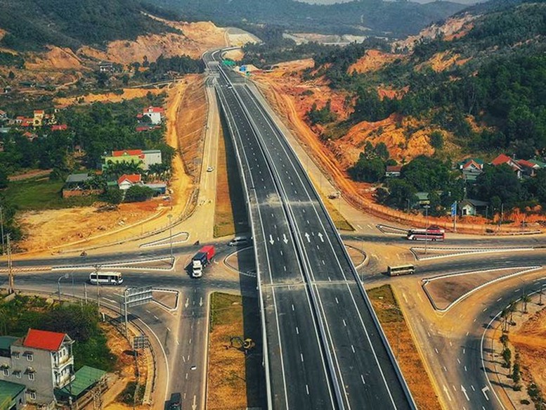 Thủ tướng biểu dương các chủ đầu tư, Ban Quản lý dự án, đơn vị tư vấn, thi công các công trình trọng điểm quốc gia- Ảnh 1. Thủ tướng biểu dương các chủ đầu tư, Ban Quản lý dự án, đơn vị tư vấn, thi công các công trình trọng điểm quốc gia- Ảnh 1.
