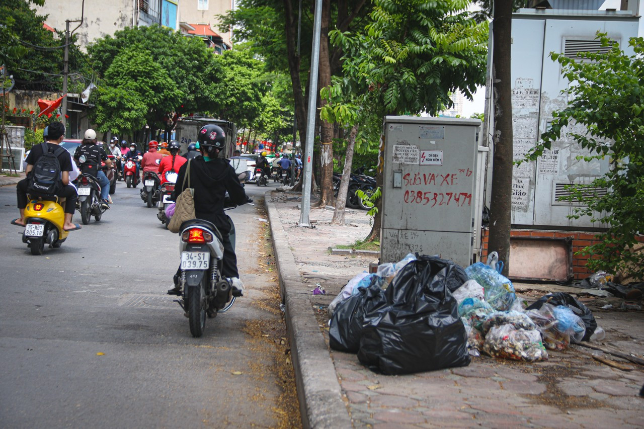 Sông Tô Lịch chỉ có thể hồi sinh khi quản lý tốt không gian hai bên bờ- Ảnh 5. Sông Tô Lịch chỉ có thể hồi sinh khi quản lý tốt không gian hai bên bờ- Ảnh 5.