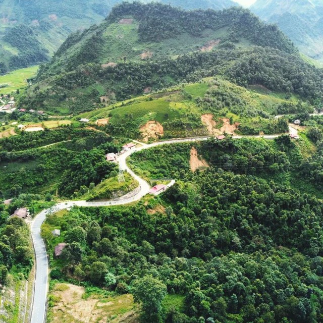 Khách Tây há hốc miệng trước cảnh ở vùng núi phía Bắc: Cách Hà Nội hơn 300km, không phải ai cũng dám đi- Ảnh 16.