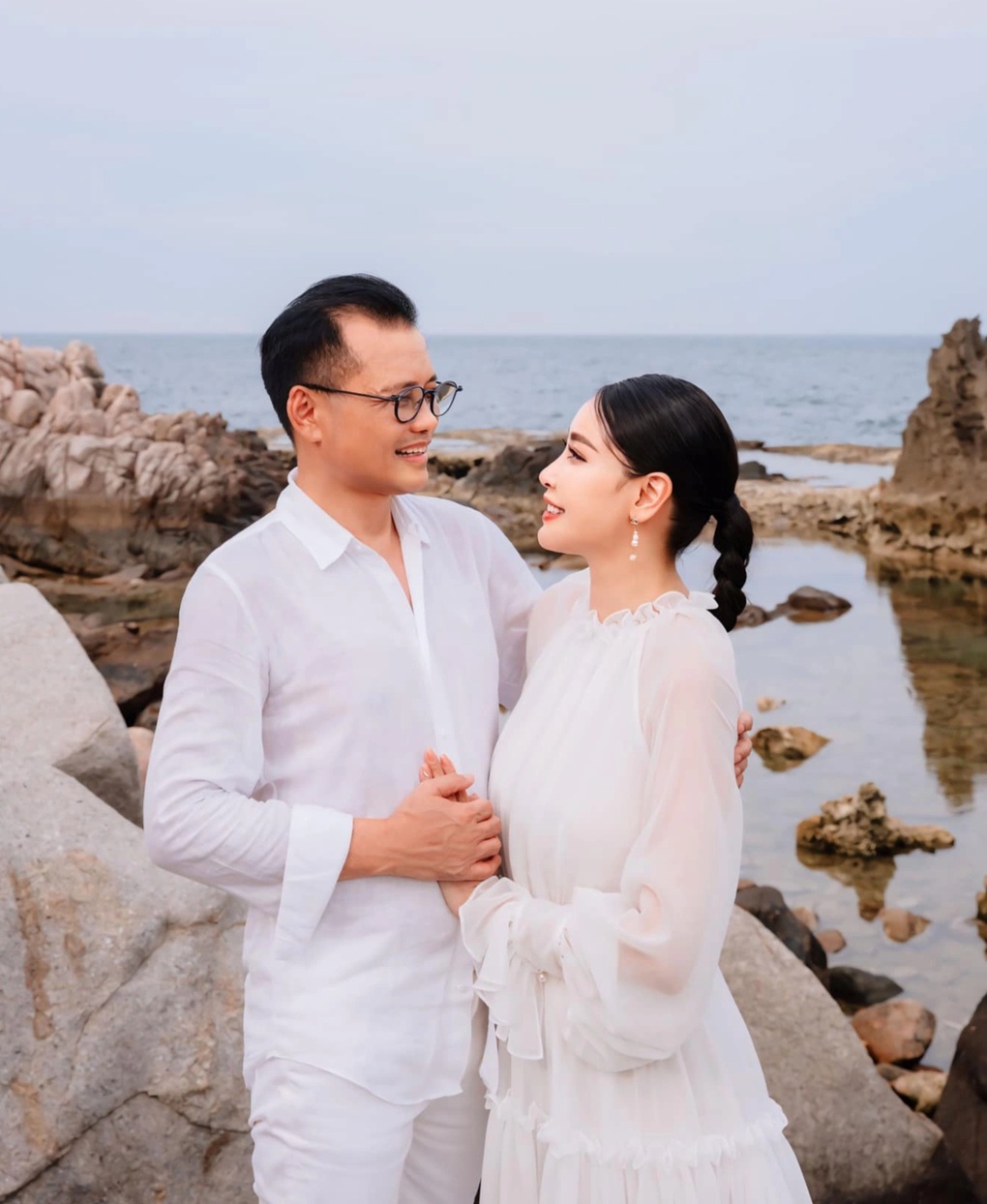 Hoa hậu Việt lấy đại gia hơn 12 tuổi: Ở biệt thự 400 tỷ, từng tự ti vì chồng nói “to như voi”- Ảnh 4. Hoa hậu Việt lấy đại gia hơn 12 tuổi: Ở biệt thự 400 tỷ, từng tự ti vì chồng nói “to như voi”- Ảnh 4.