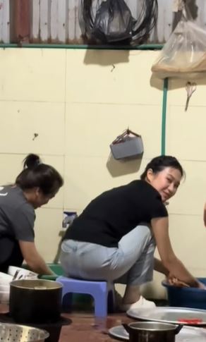 Doãn Hải My về quê Văn Hậu, cũng nấu nướng, rửa bát như bao nàng dâu khác sao lại hút tới 1,2 triệu views?- Ảnh 2. Doãn Hải My về quê Văn Hậu, cũng nấu nướng, rửa bát như bao nàng dâu khác sao lại hút tới 1,2 triệu views?- Ảnh 2.