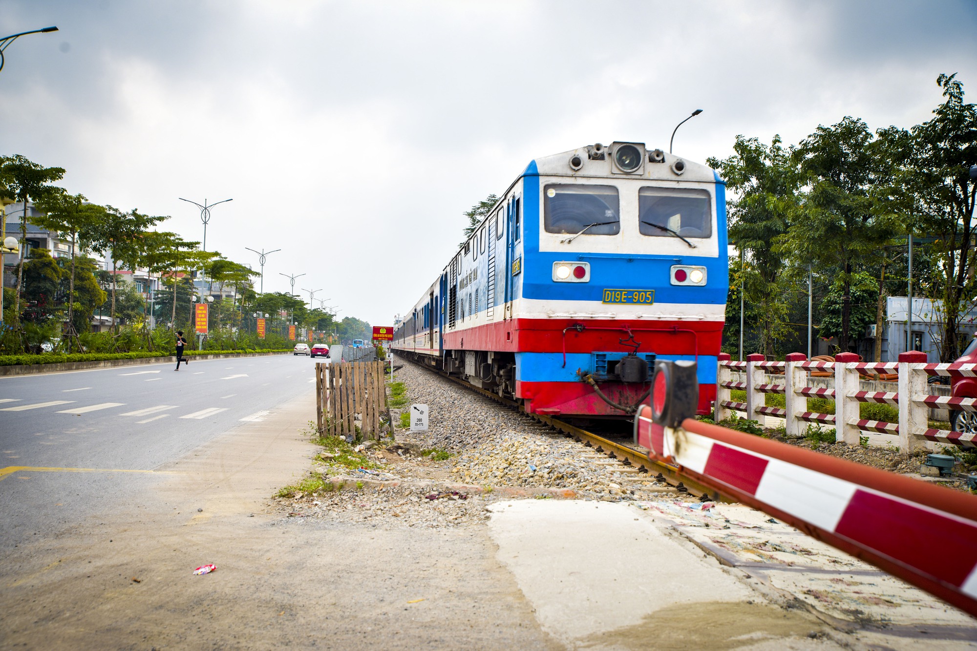 Thủ tướng giao nhiệm vụ cho Bộ Xây dựng, Bộ Tài chính, Bộ Ngoại giao… về đại dự án 200.000 tỷ, chuẩn bị khởi công vào 3 tháng nữa- Ảnh 1. Thủ tướng giao nhiệm vụ cho Bộ Xây dựng, Bộ Tài chính, Bộ Ngoại giao… về đại dự án 200.000 tỷ, chuẩn bị khởi công vào 3 tháng nữa- Ảnh 1.