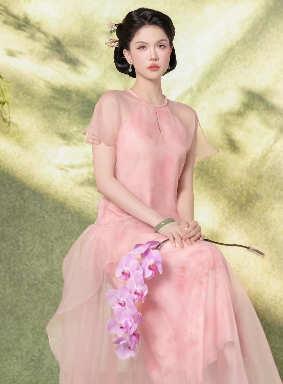 "Nữ hoàng nội y" Ngọc Trinh sao giờ lại thế này?- Ảnh 1. "Nữ hoàng nội y" Ngọc Trinh sao giờ lại thế này?- Ảnh 1.