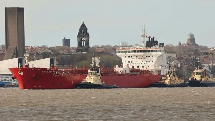 Bị khách lớn đòi giảm giá 10 USD/thùng dầu, Nga không chịu, tuyên bố sẽ bán bớt cho khách sộp khác- Ảnh 1.