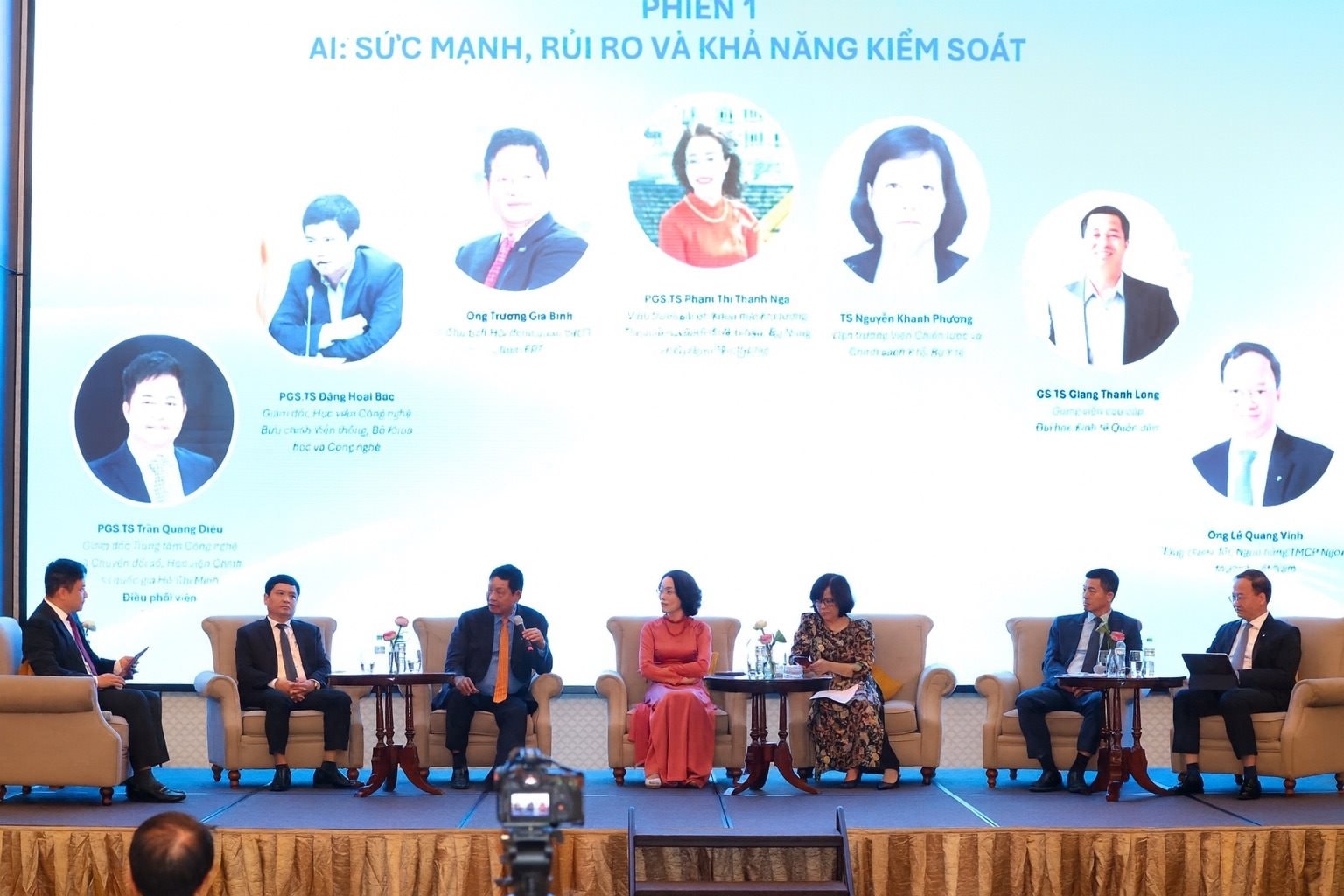 Chủ tịch HĐQT Trương Gia Bình: “AI là cú nhảy 10X, cơ hội để Việt Nam vươn lên cùng thế giới”- Ảnh 4.