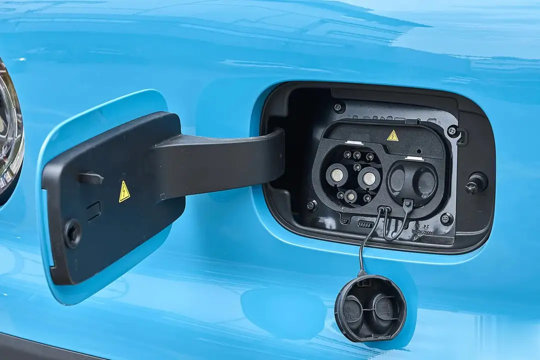Hãng xe xây nhà máy 4.100 tỷ tại Việt Nam ra mắt xe điện mini giá chỉ bằng 2 mẫu Honda SH, đối đầu Wuling Mini EV- Ảnh 3.