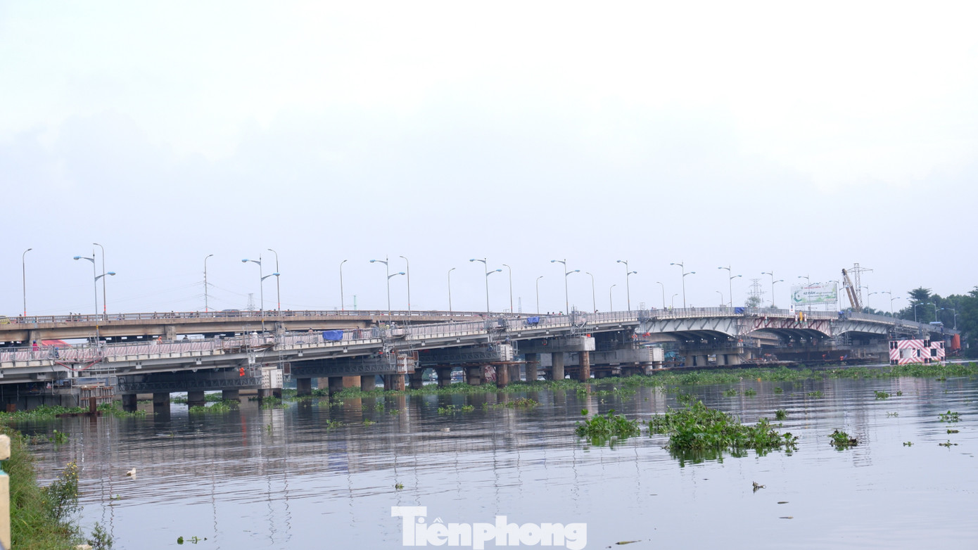 Hiện trạng cầu Bình Triệu 1 sau gần 3 tuần 'thần đèn' nâng tĩnh không- Ảnh 2. Hiện trạng cầu Bình Triệu 1 sau gần 3 tuần 'thần đèn' nâng tĩnh không- Ảnh 2.