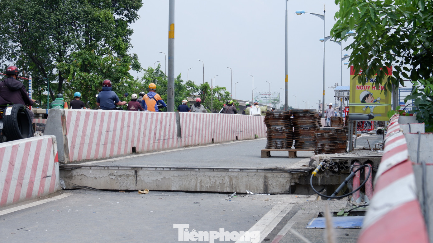 Hiện trạng cầu Bình Triệu 1 sau gần 3 tuần 'thần đèn' nâng tĩnh không- Ảnh 15. Hiện trạng cầu Bình Triệu 1 sau gần 3 tuần 'thần đèn' nâng tĩnh không- Ảnh 15.