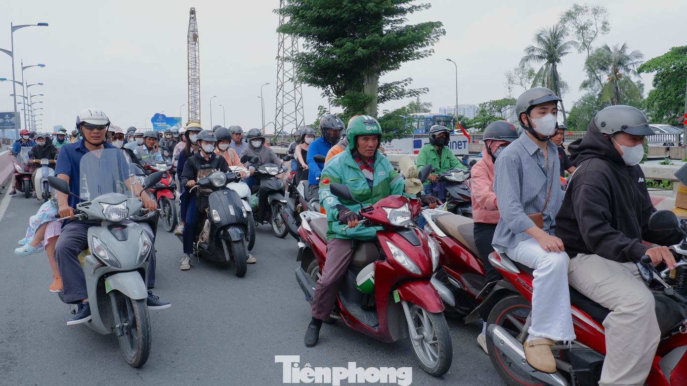 Hiện trạng cầu Bình Triệu 1 sau gần 3 tuần 'thần đèn' nâng tĩnh không- Ảnh 19. Hiện trạng cầu Bình Triệu 1 sau gần 3 tuần 'thần đèn' nâng tĩnh không- Ảnh 19.