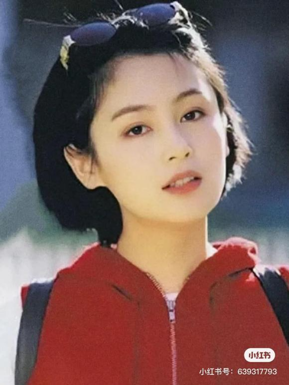 3 biểu tượng nhan sắc “bất biến” hàng đầu thế kỷ 21: Đến Lưu Diệc Phi, Angelababy đụng độ cũng phải "tắt điện"!- Ảnh 11. 3 biểu tượng nhan sắc “bất biến” hàng đầu thế kỷ 21: Đến Lưu Diệc Phi, Angelababy đụng độ cũng phải "tắt điện"!- Ảnh 11.