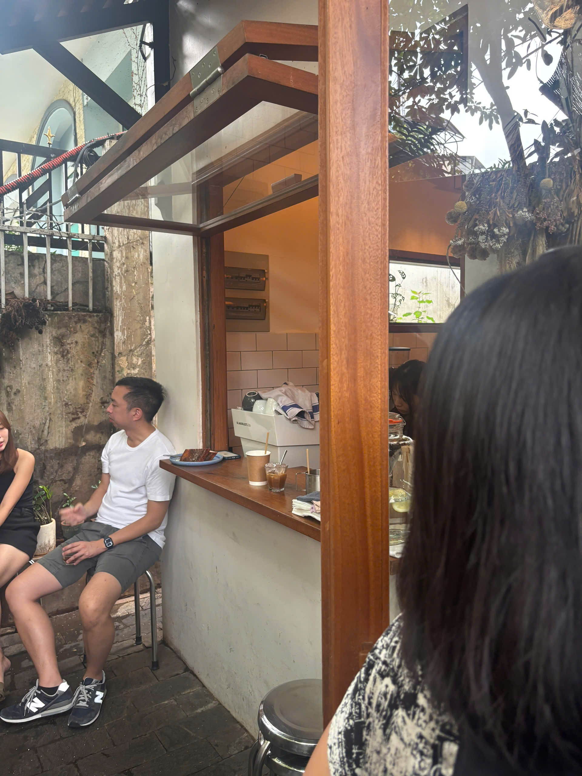 Tiệm bánh chảnh nhất Thảo Điền: Mở đúng 3 ngày, giá cao, khách đông đến nỗi WEAN LE cũng phải thất thểu ra về- Ảnh 10. Tiệm bánh chảnh nhất Thảo Điền: Mở đúng 3 ngày, giá cao, khách đông đến nỗi WEAN LE cũng phải thất thểu ra về- Ảnh 10.