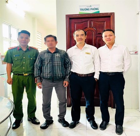 Cán bộ Vietcombank Nhơn Trạch ngăn chặn kịp thời vụ lừa đảo 180 triệu đồng- Ảnh 1.