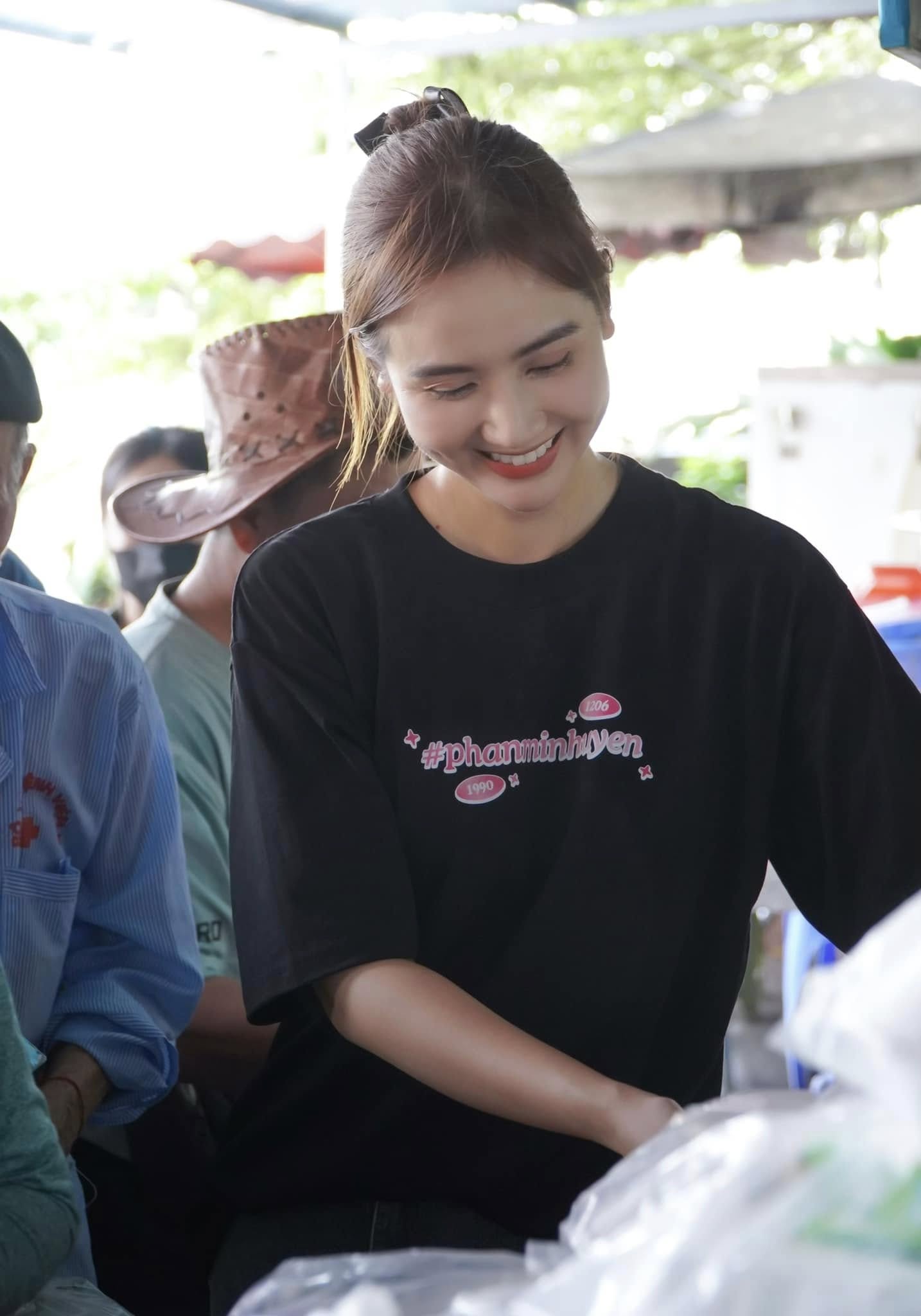 5 mỹ nhân Việt má lúm phú quý 5 mỹ nhân Việt má lúm phú quý