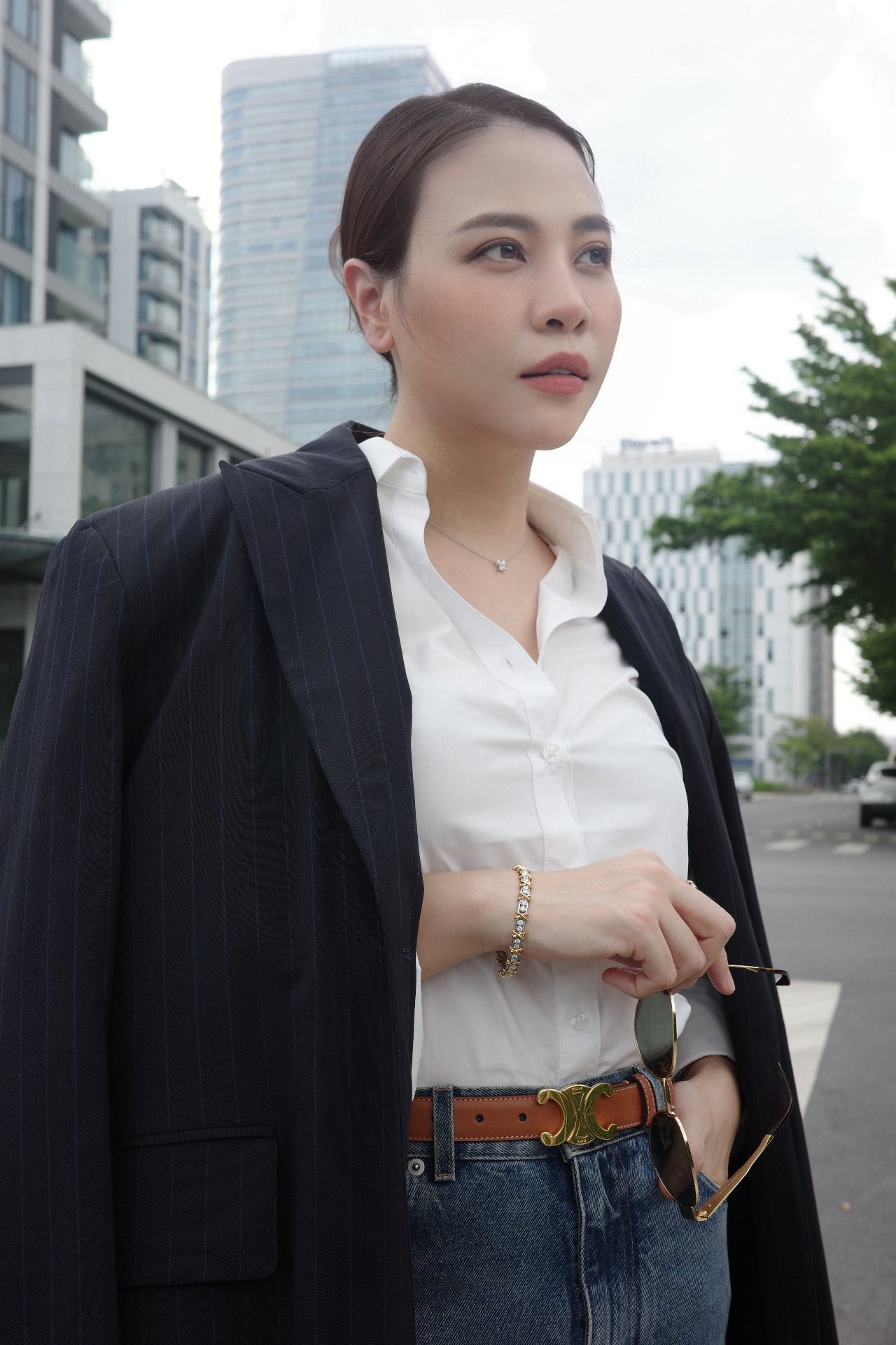 Vợ Cường Đô La mua dây chuyền 300 triệu để Vợ Cường Đô La mua dây chuyền 300 triệu để