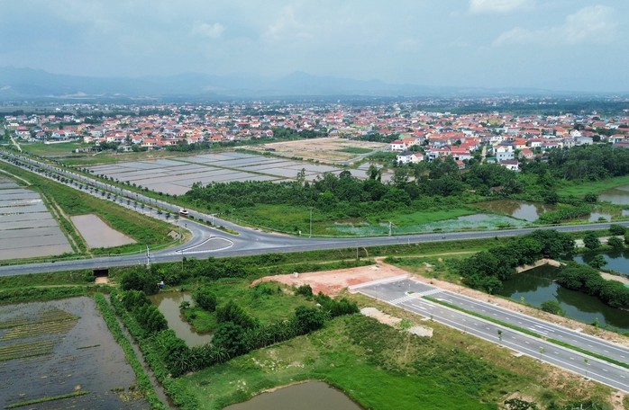 Không có chuyện "làm cầu vượt Điện Biên Phủ" qua đường tránh Đồng Hới- Ảnh 1.