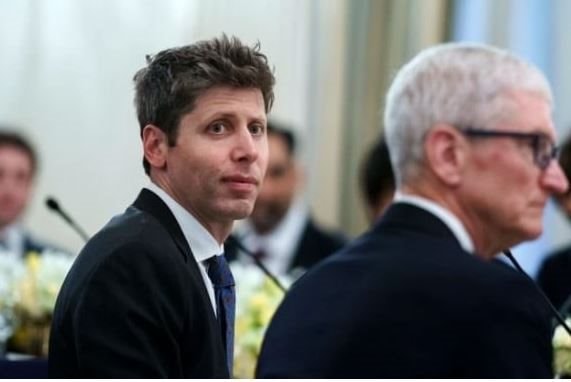 Sóng gió bủa vây OpenAI, Sam Altman thừa nhận lo lắng đến mất ngủ- Ảnh 1.