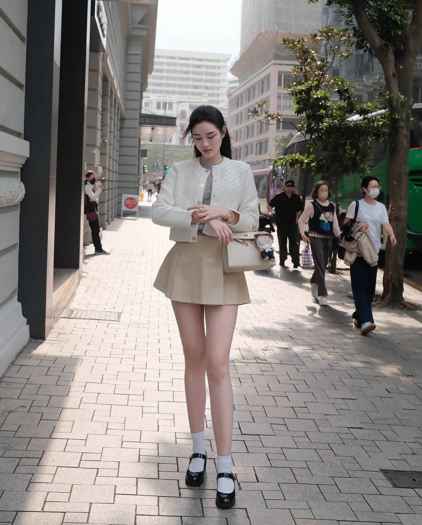 Hoa hậu Đỗ Thị Hà gia nhập hội mỹ nhân có đồng hồ đắt giá nhất V-Biz?- Ảnh 7.